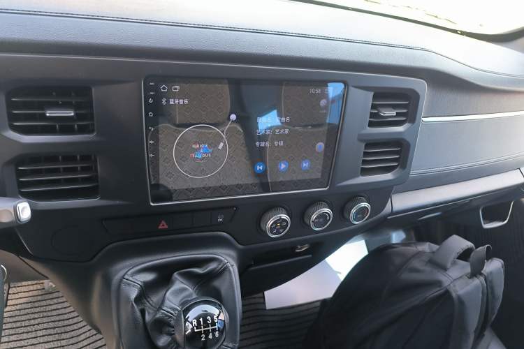 Used JMC Fushun 2022 2.0T Manual Multi-Function Passenger Vehicle Mid-Range High Roof 6-7 Seats
