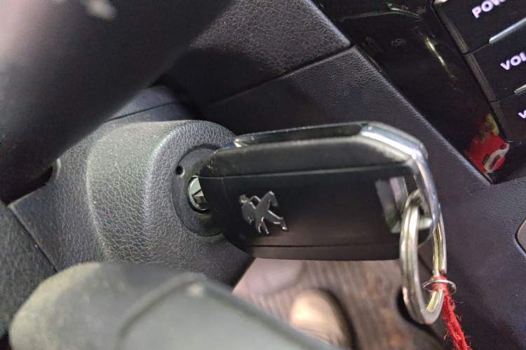 Used Peugeot 301 2014 1.6L Automatic Luxury Edition
