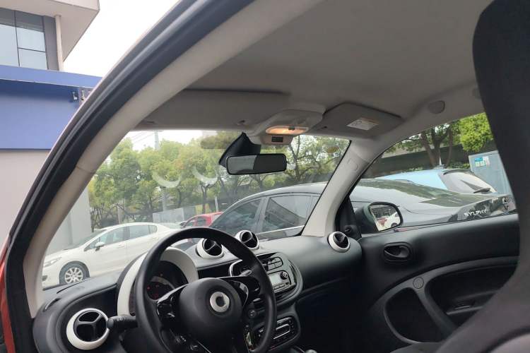 Used smart fortwo 2015 1.0L 52 kW hardtop Dynamic version Headliner