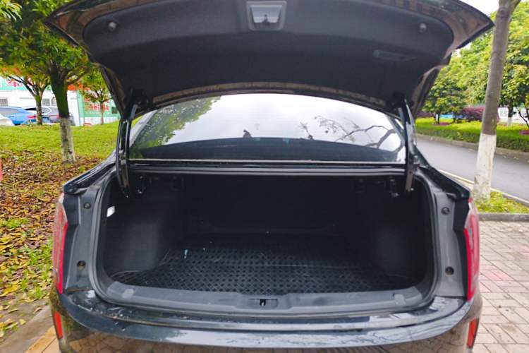 Used Hongqi E-QM5 2023 Base Travel Edition Trunk