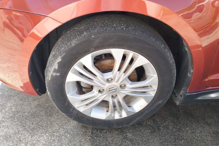 Used Suzuki Swift 2013 1.5L Manual Standard Edition Left Front Wheel Hub