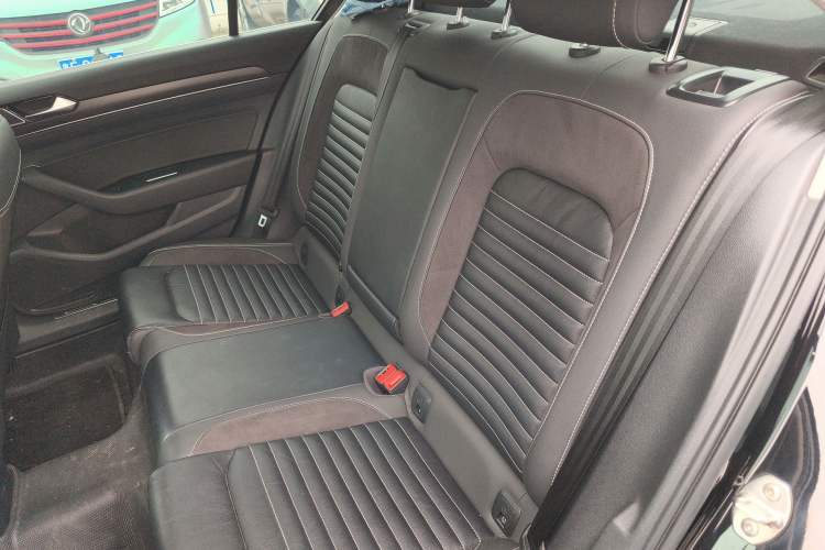 Used Volkswagen Magotan 2020 330TSI DSG Luxury Edition Left Rear Seat