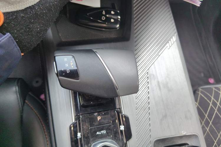 Used CHANGAN OSHAN Z6 New Energy 2023 ZhiDian iDD 150KM Flagship PLUS Gear Lever