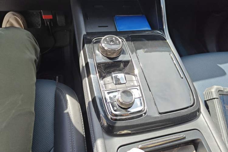 Used Ford Equator Sport 2023 EcoBoost 170 Premier Edition Gear Lever