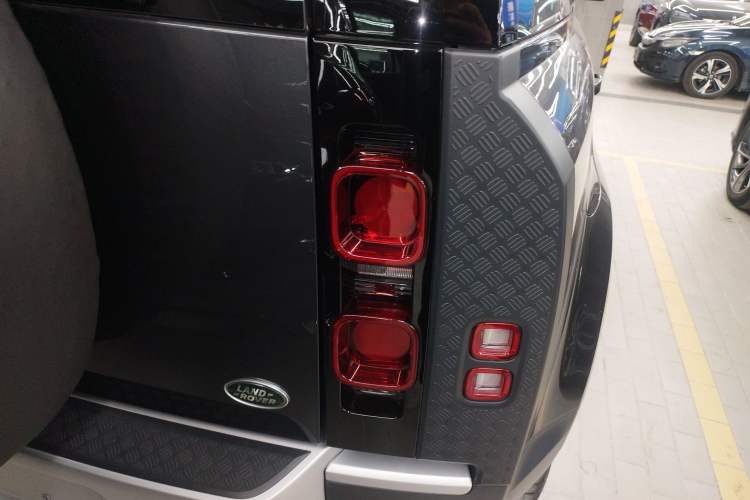 Used Land Rover Defender 2025 110 3.0T P400 Dark Edition Right Rear Taillight