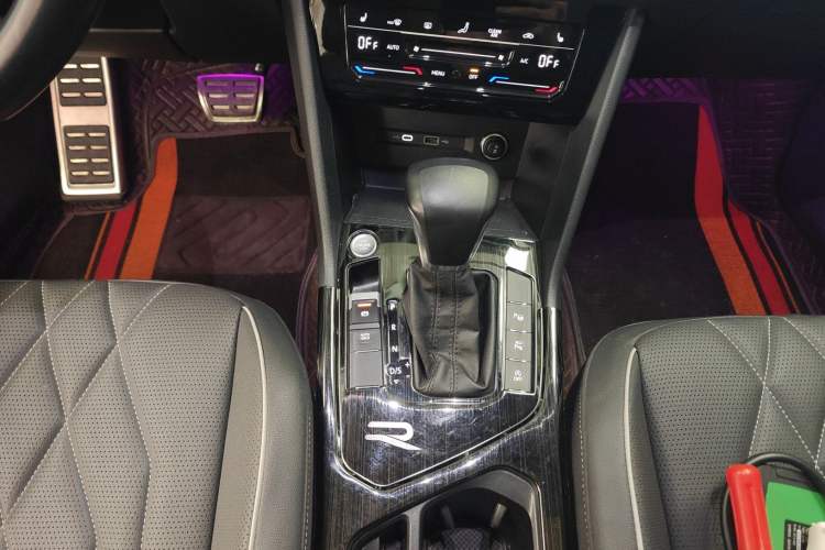 Used Volkswagen Tiguan L 2023 330TSI Automatic Two-Wheel Drive R-Line Enjoyment Edition
