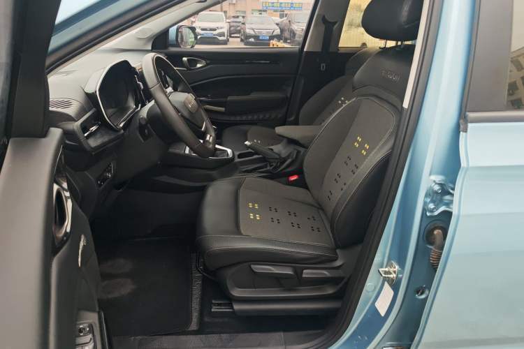 Used Baojun RM-5 2019 1.5T Manual Elite Version with 24-Hour Online Service 6 Seats
