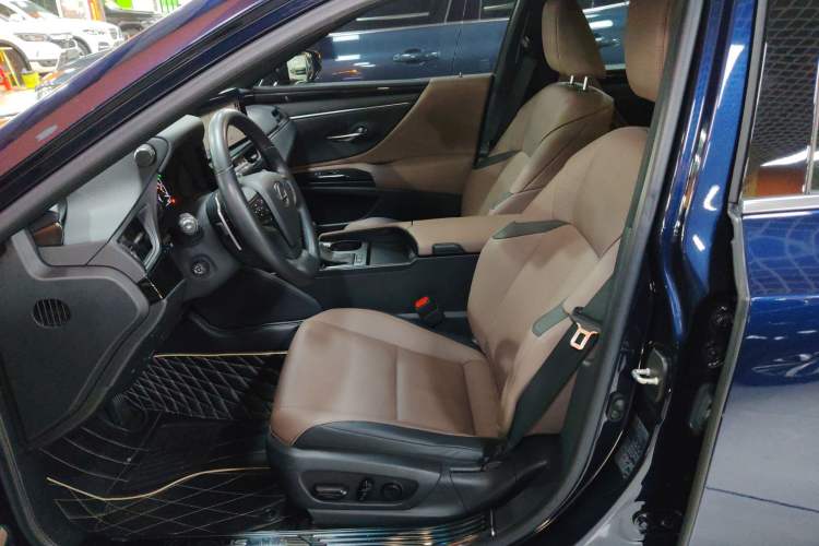 Used Lexus ES 2022 200 Excellence Edition