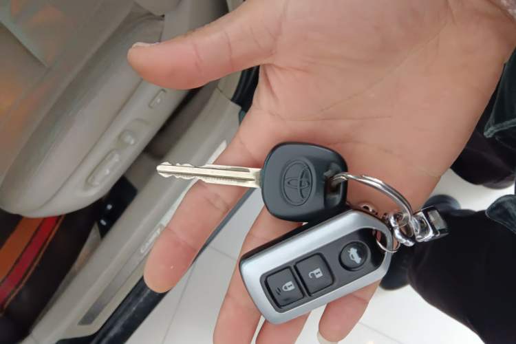 Used Toyota Camry 2013 200G Classic Luxury Edition Vehicle Key