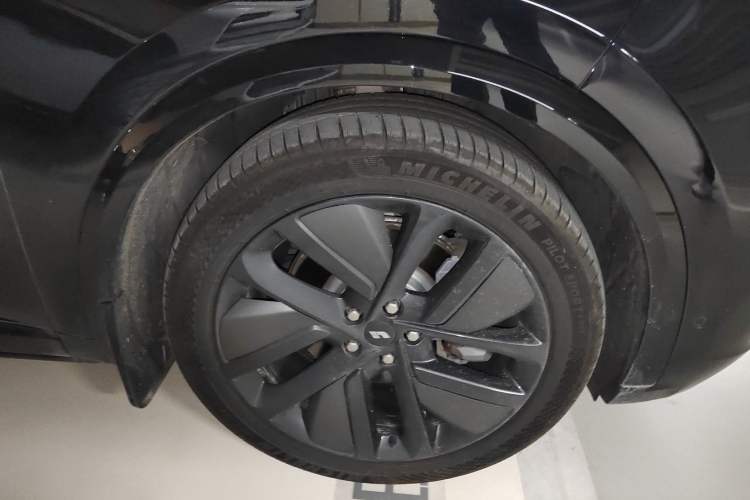 Used Li Auto L8 2024 Pro Model
