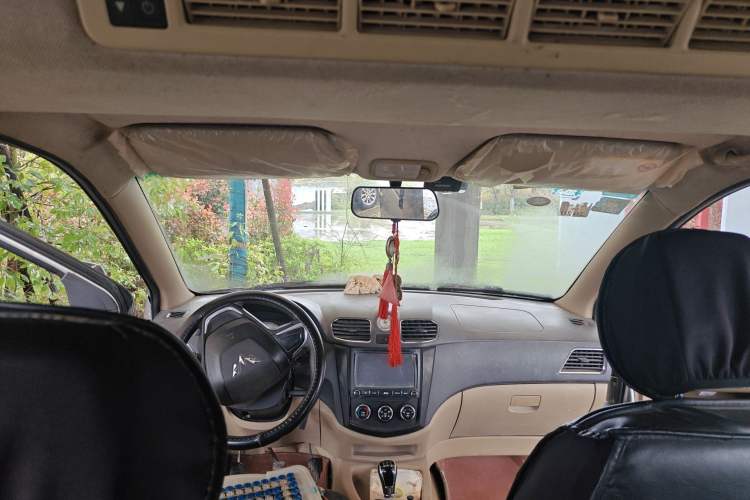 Used Wuling Hongguang 2014 1.2L S Comfort Model China IV
