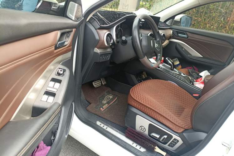 Used Wey VV6 2018 2.0T Four-Wheel Drive Flagship Version China V Standard