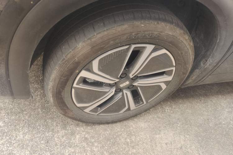 Used Geely Galaxy Xingjian 7 EM-i 2025 120km Exploration+ Version Exterior 4