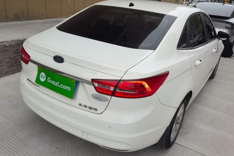 Used Ford Escort 2015 1.5L Automatic Fashion Model