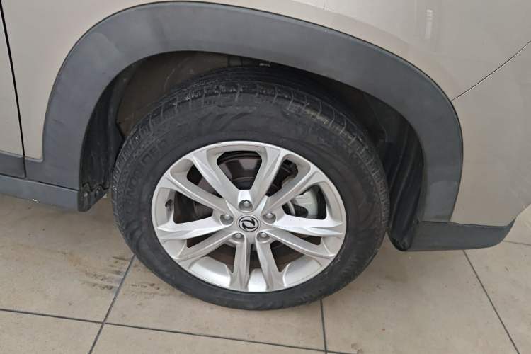 Used Dongfeng Fengon S560 2021 2.0L CVT Elite Version Right Front Wheel Hub