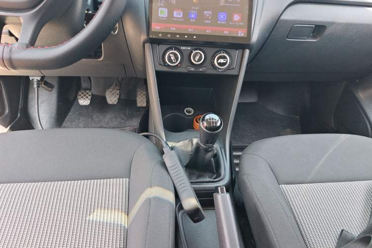 Used Volkswagen Polo 2016 1.4L Manual Fashion Model Gear Lever