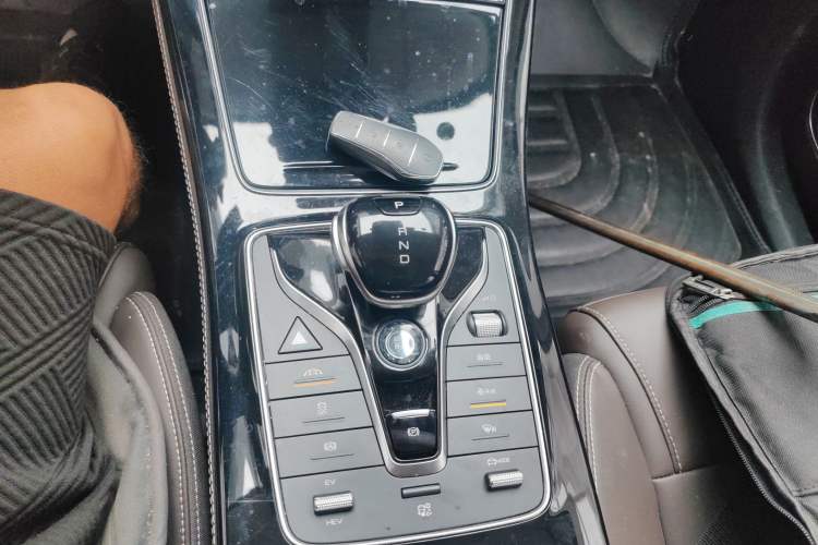 Used BYD Song MAX New Energy 2022 DM-i 105KM Flagship Model Gear Lever