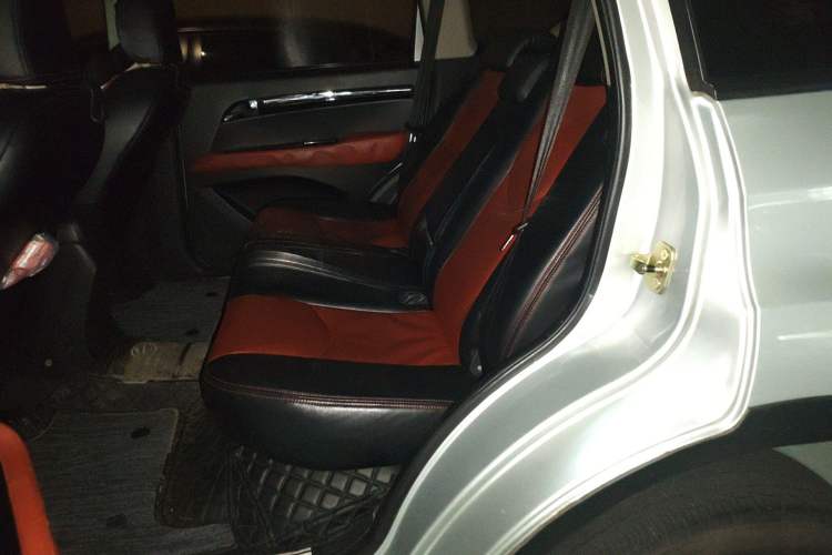 Used Land X8 2015 Explorer Edition 2.0T Diesel 4x4 Luxury Model Left Rear Seat