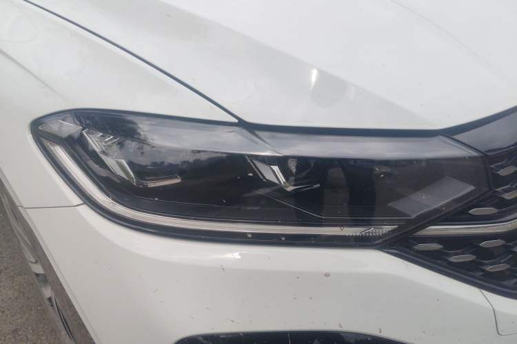 Used Volkswagen Lavida 2024 1.5L Automatic Starry Sky 5 Million Edition Right Front Headlight