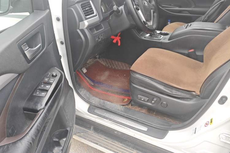 Used Toyota Highlander 2015 2.0T Four-Wheel Drive Luxury Edition 7-Seater Driver Seat