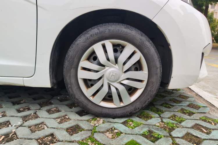 Used Honda Fit 2016 1.5L LXS CVT Comfort Sunroof Version
