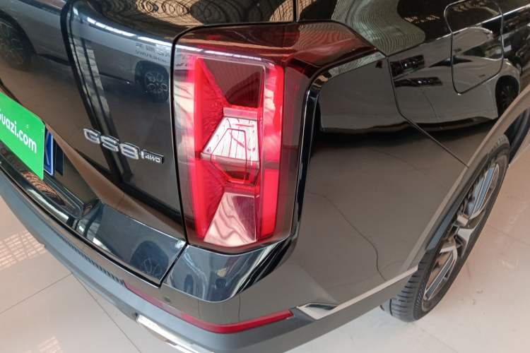 Used GAC Trumpchi GS8 2025 Linghang Series 2.0 TGDI Four-Wheel-Drive Luxury Edition 5 Seats Right Rear Taillight