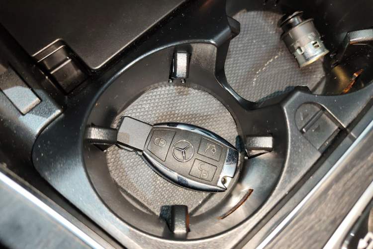 Used Mercedes-Benz C-Class 2018 C 180 L Fashion Edition Sport Version Vehicle Key