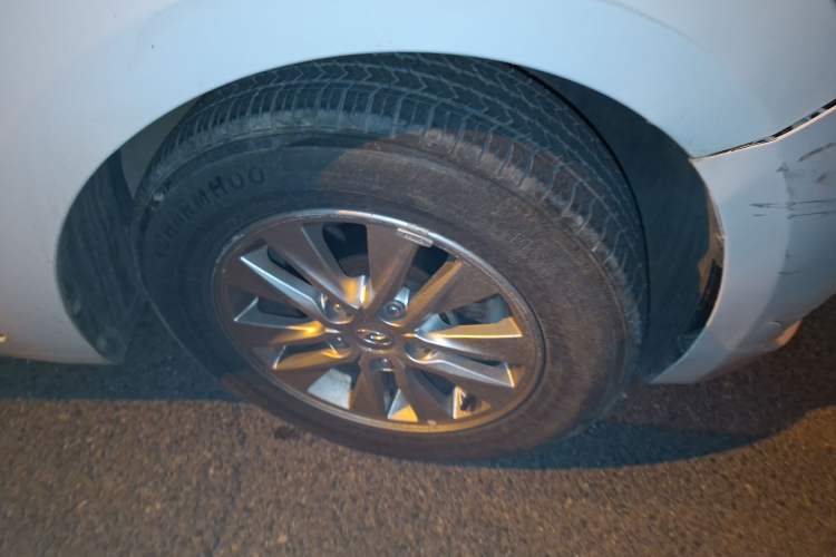 Used Hyundai Celesta 2020 1.6L Automatic GL Enjoyable Edition Right Front Wheel Hub