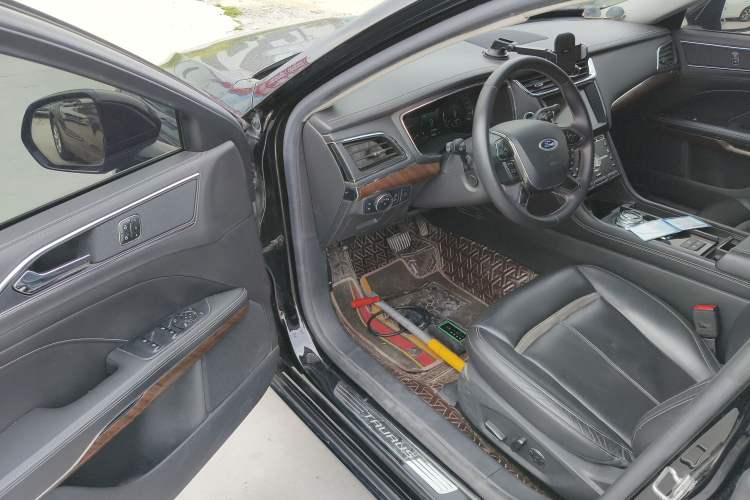 Used Ford Taurus 2017 EcoBoost 325 V6 Flagship Model Driver Seat