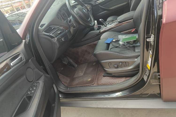 Used BMW X6 2011 xDrive35i Left Front Seat