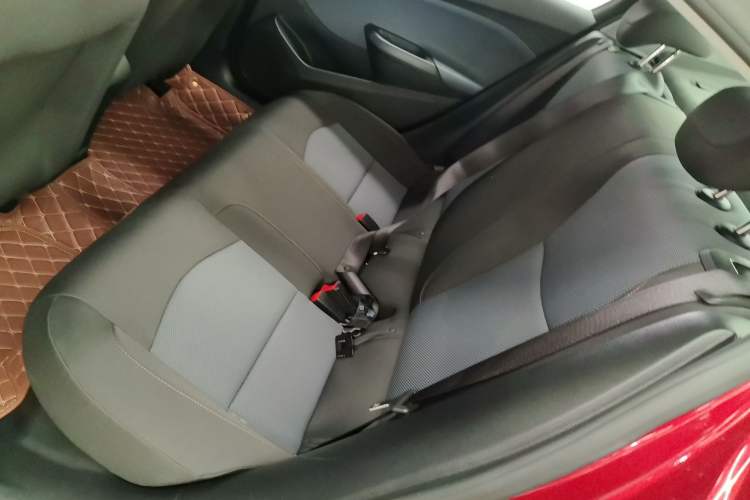 Used Chevrolet Cruze 2017 1.5L Automatic Pioneer Sunroof Edition
