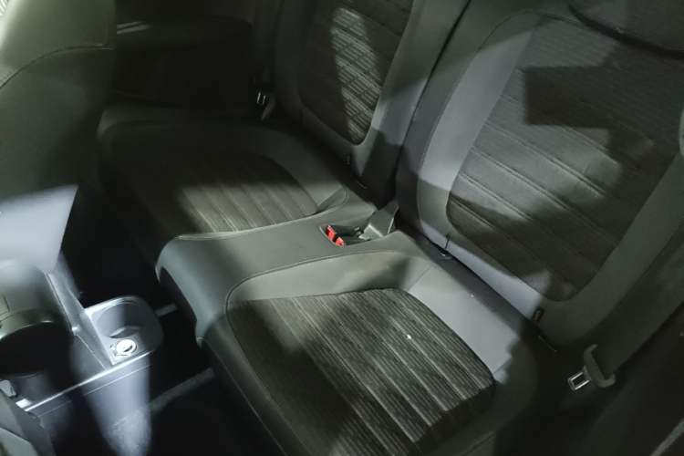 Used Volkswagen Beetle 2013 1.4TSI Fender Rock Edition
