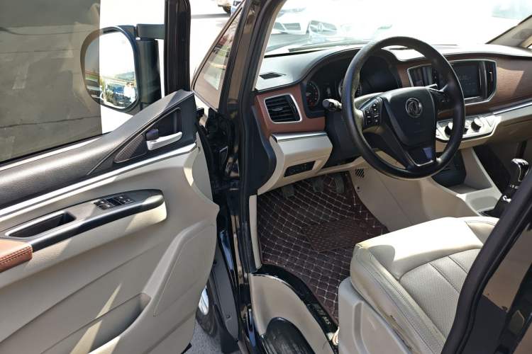 Used FORTHING Lingzhi 2020 M5L 1.6L Luxury 7-Seater