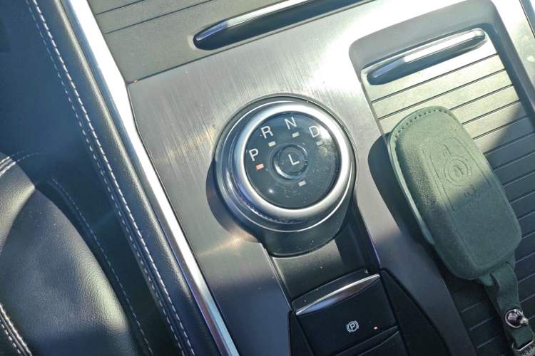 Used Ford Explorer 2023 EcoBoost 285 Four-Wheel Drive Stylish Plus Version 7 Seats
