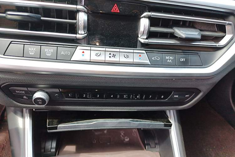 Used BMW 3 Series 2021 Second Facelift 320Li M Sport Package Audio And AC Panel