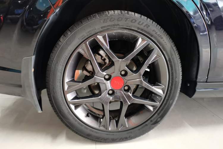 Used Dongfeng Aeolus Yixuan 2021 230T Automatic Zuiying Knight Edition Right Rear Wheel Hub
