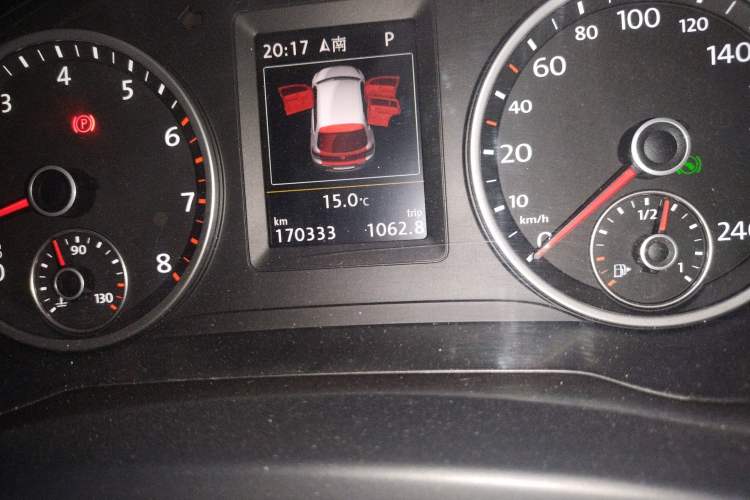 Used Volkswagen Tiguan 2015 1.8TSI Automatic All-Wheel-Drive Luxury Model