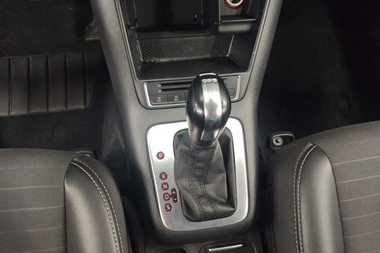 Used Volkswagen Tiguan L 2016 280TSI Automatic Two-Wheel-Drive Silk Road Style Edition
