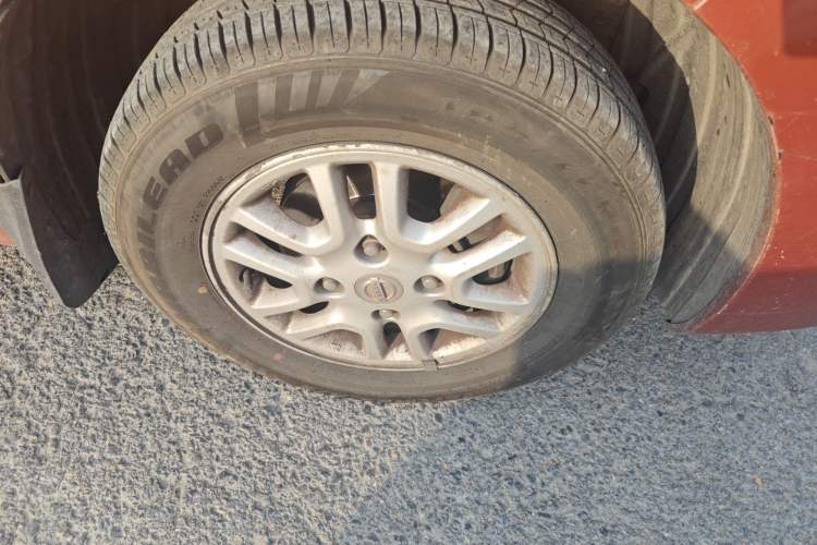 Used Nissan NV200 2010 1.6L Luxury Model Right Front Wheel Hub