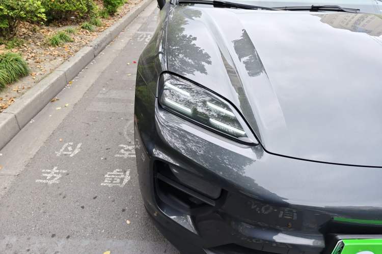 Used Porsche Macan 2024 Macan 4 Right Front Headlight