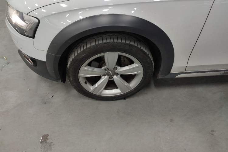 Used Audi A4 2014 40 TFSI allroad quattro plus version