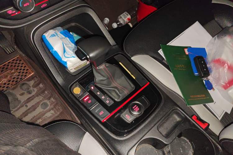 Used Qoros 5 2017 1.6T Automatic Prestige Model Gear Lever