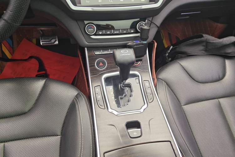 Used Land X7 2015 2.0T Panoramic Prestige Edition
