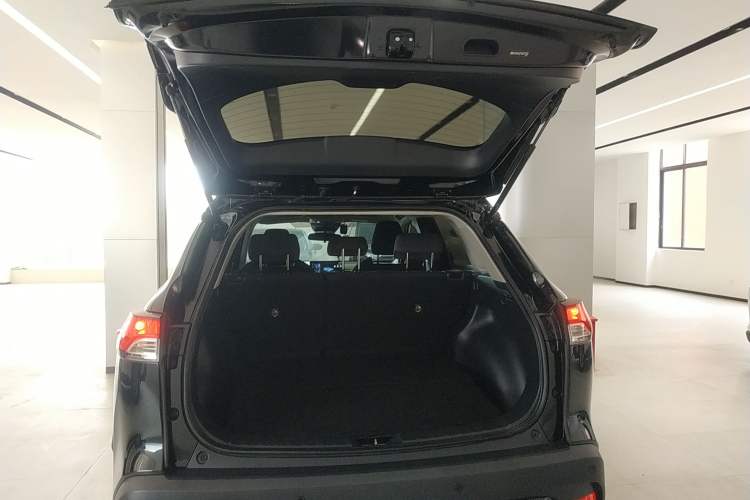 Used Toyota FRONTLANDER 2023 2.0L CVT Leading Edition
