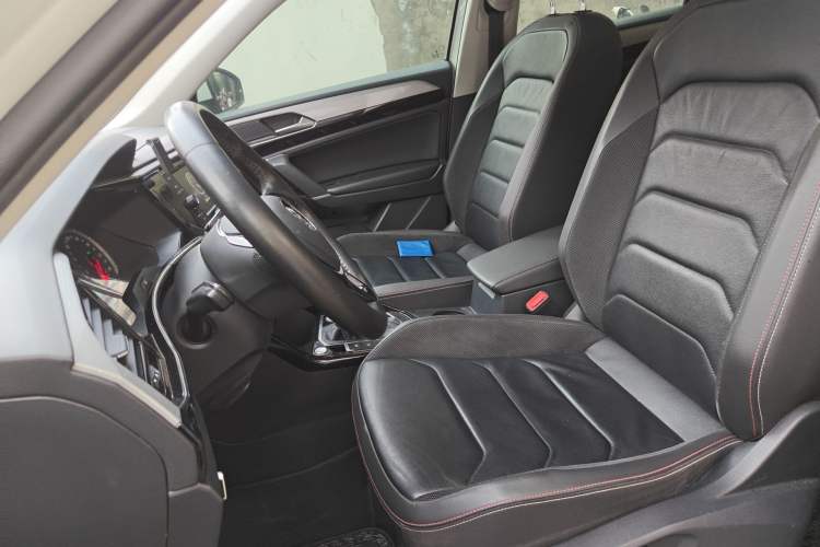 Used Volkswagen Tayron 2019 330TSI Two-Wheel-Drive Luxury Version China V Emission Standard Left Front Seat