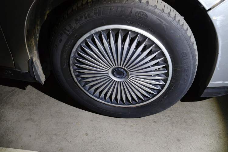 Used Venucia D50 2013 1.6L Manual Fashion Edition Right Front Wheel Hub