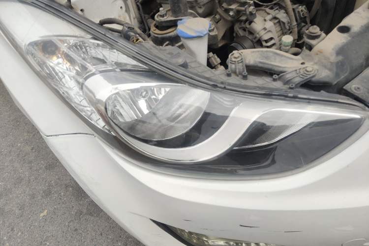 Used Hyundai Elantra (5th Generation / Langdong) 2015 1.6L Manual Fashion Edition Right Front Headlight