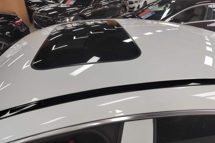 Used Mercedes-Benz CLS 2018 CLS 300 Luxury Model Roof