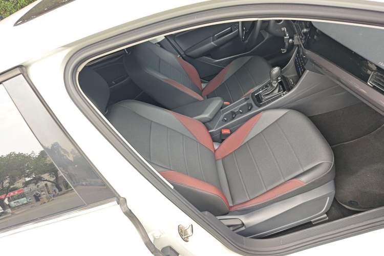 Used Volkswagen Bora 2020 1.5L Automatic Elite Version Right Front Seat