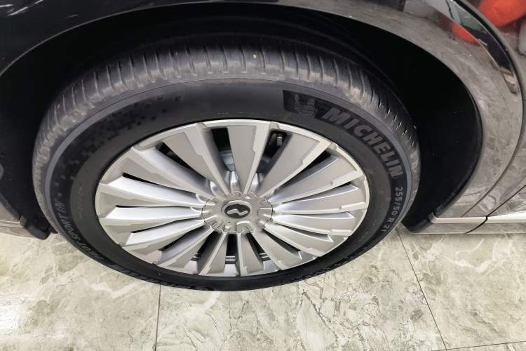 Used ONVO Luxeed L90 2025 Model—Max Six-Seater Version
